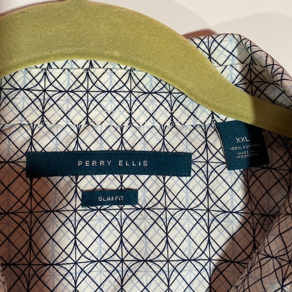 Perry Ellis XXL button down front short sleeved shirt - Picture 4 of 6